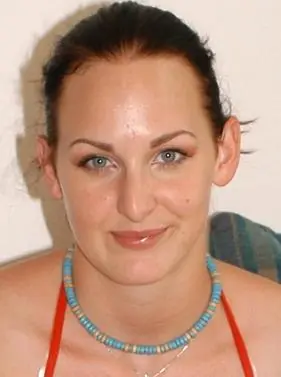 underdanigeInes image 1