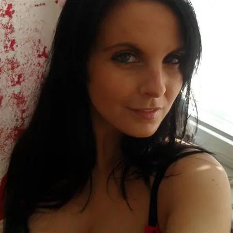 LAdyiRed image 1